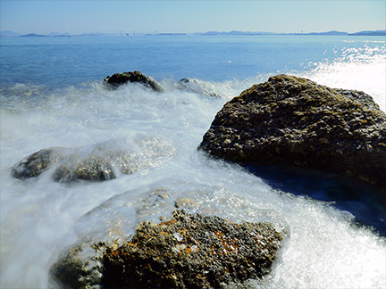 OM-D E-M1 Mark II M.ZUIKO DIGITAL ED 12-100mm F4.0 IS PRO F5.6 1/2秒 ±0.0EV ISO200 ｜ 撮影地：渋川海水浴場（岡山県玉野市）