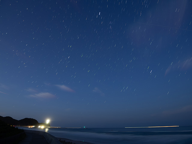 写真家北山輝泰がM.ZUIKO DIGITAL ED 8-25mm F4.0 PROで撮影したライブコンポジット星景写真1