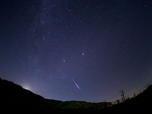 写真家 北山輝泰がM.ZUIKO DIGITAL ED 8mm F1.8 Fisheye PROで撮影した流れ星の写真